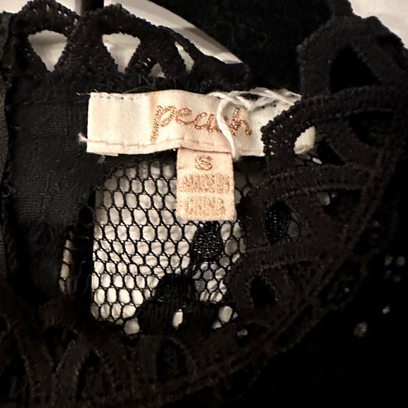 Peach, Crop Lace Top, Black, Size S - Picture 3 of 4
